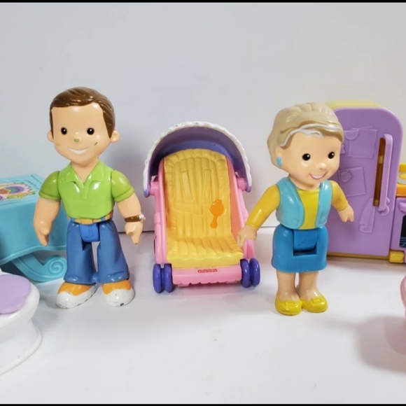 Fisher-Price loving family doll and furnature lot - Picture 5 of 7
